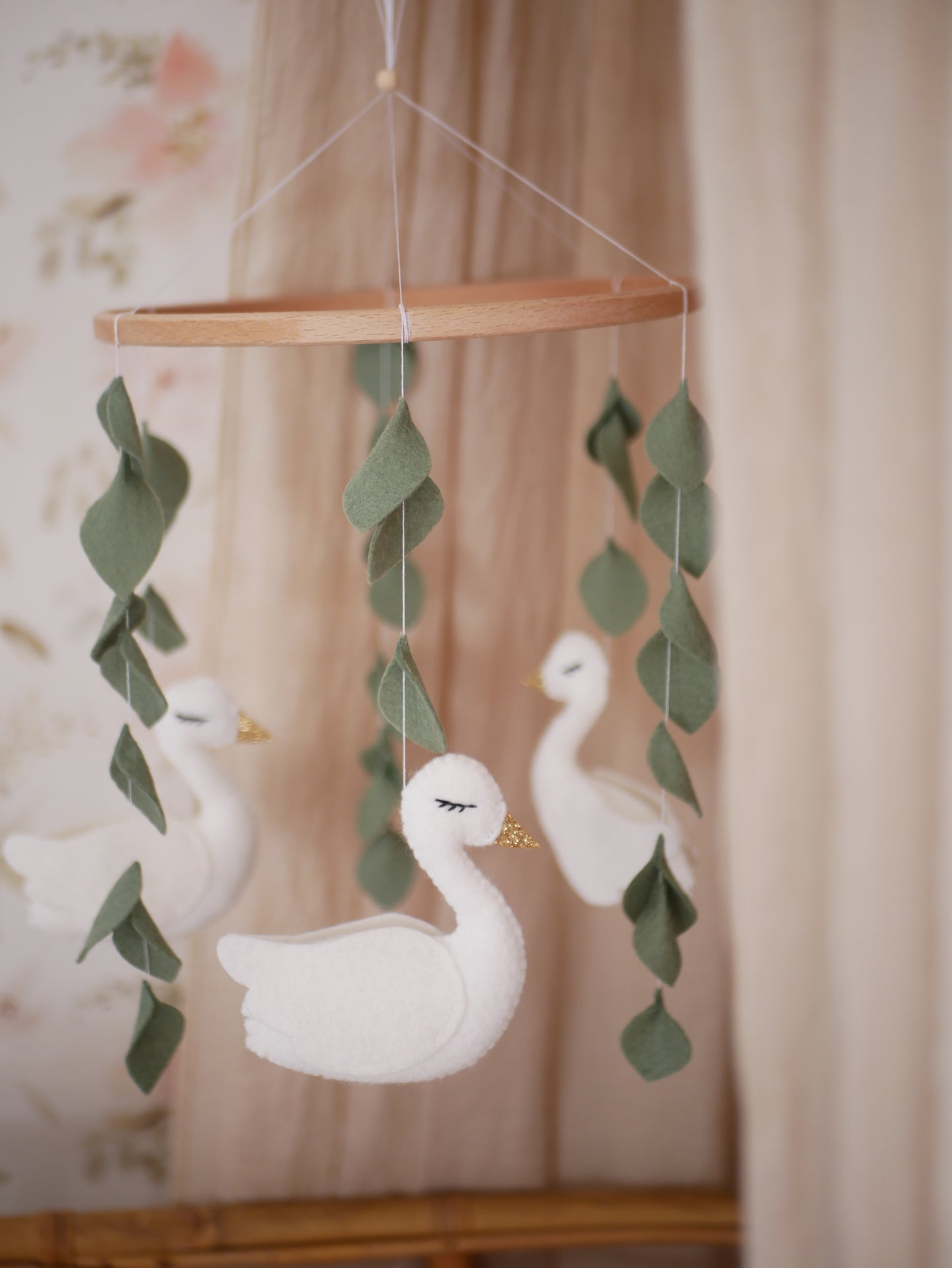 Mobile Cygnes endormis